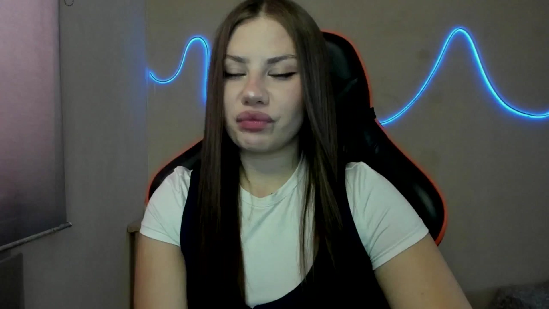Gallery image thumbnail from FlyingDream's myfreecams stream on, 08/29/2025, 12:24 image 5 of 20