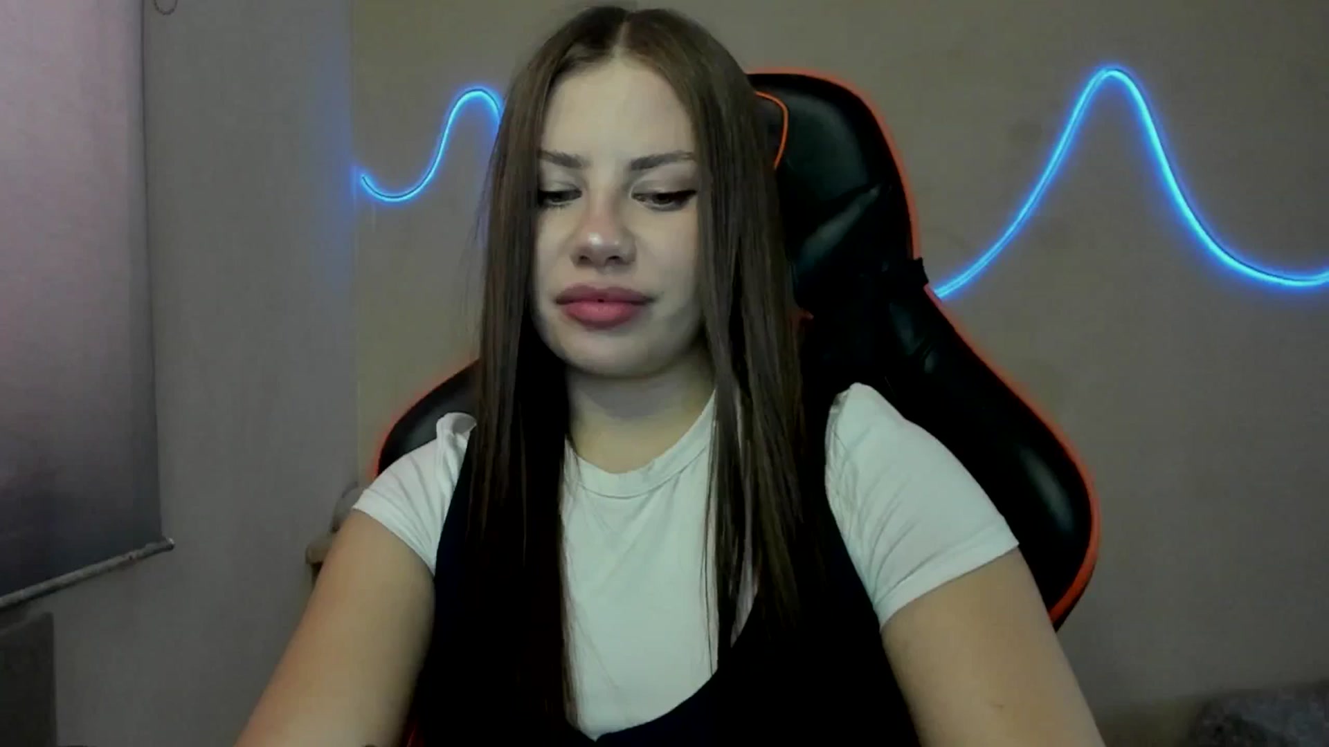 Gallery image thumbnail from FlyingDream's myfreecams stream on, 08/29/2025, 12:24 image 11 of 20