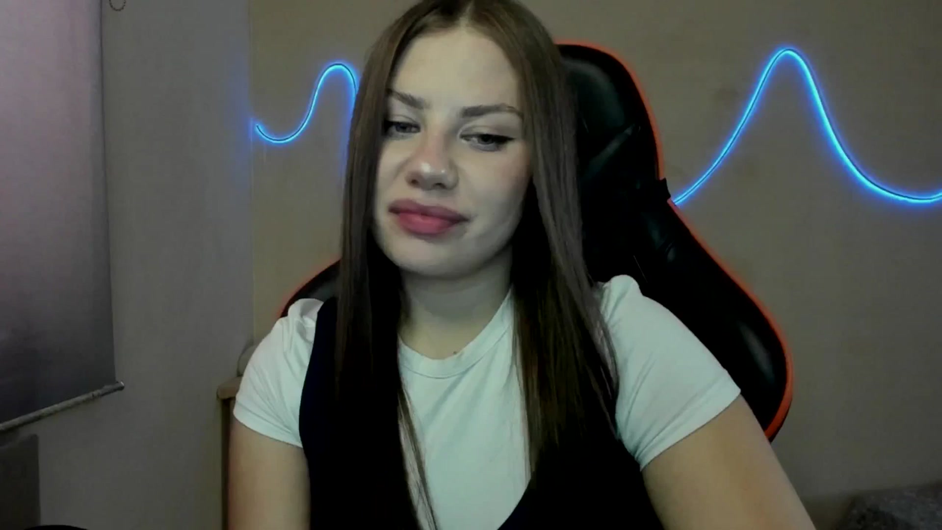 Gallery image thumbnail from FlyingDream's myfreecams stream on, 08/29/2025, 12:24 image 16 of 20
