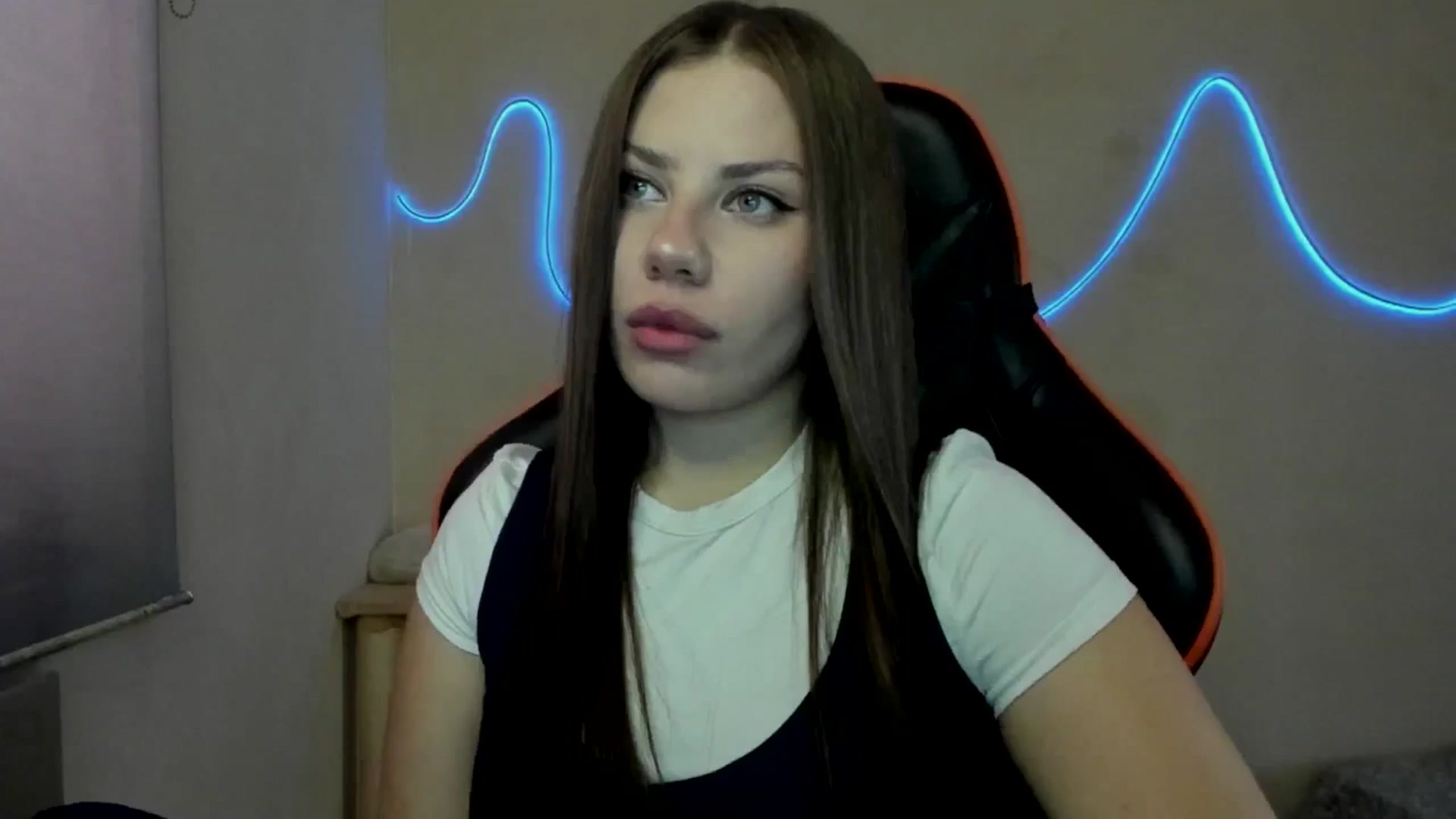 Gallery image thumbnail from FlyingDream's myfreecams stream on, 08/29/2025, 12:24 image 17 of 20
