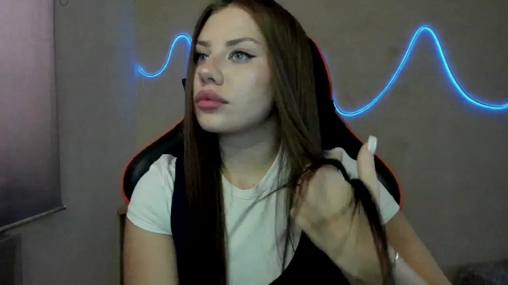 Gallery image thumbnail from FlyingDream's myfreecams stream on, 08/29/2025, 12:24 image 6 of 20