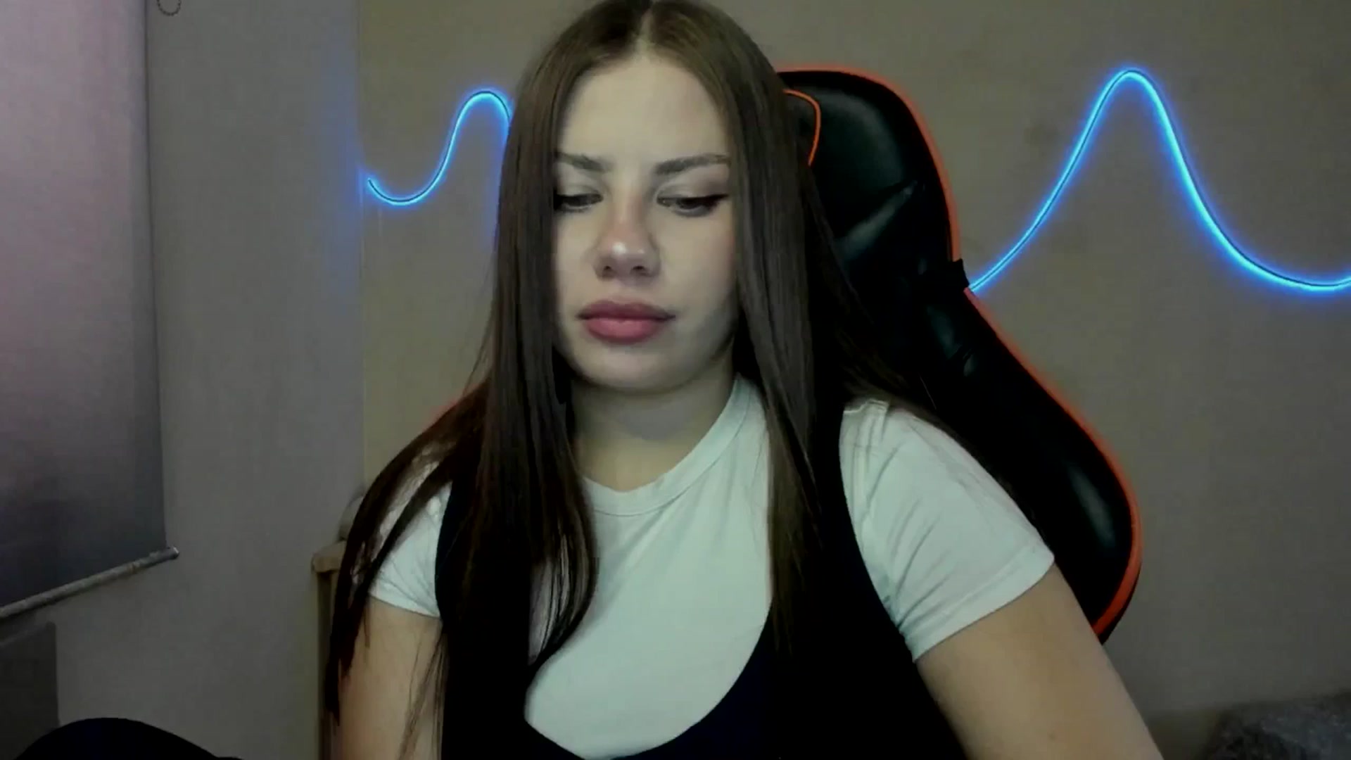 Gallery image thumbnail from FlyingDream's myfreecams stream on, 08/29/2025, 12:24 image 13 of 20