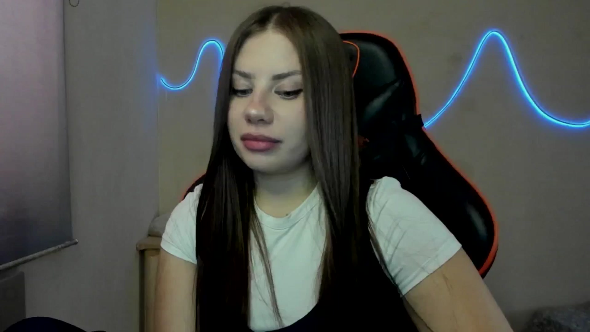 Gallery image thumbnail from FlyingDream's myfreecams stream on, 08/29/2025, 12:24 image 14 of 20