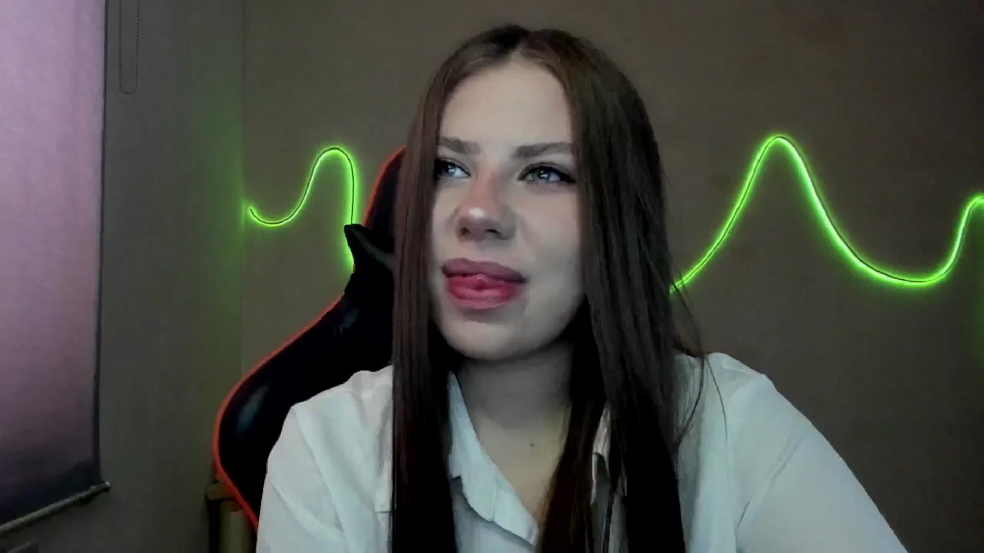 Gallery image thumbnail from FlyingDream's myfreecams stream on, 08/31/2025, 11:26 image 1 of 20