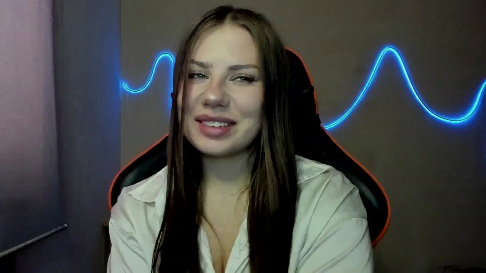Gallery image thumbnail from FlyingDream's myfreecams stream on, 09/04/2025, 13:23 image 4 of 20