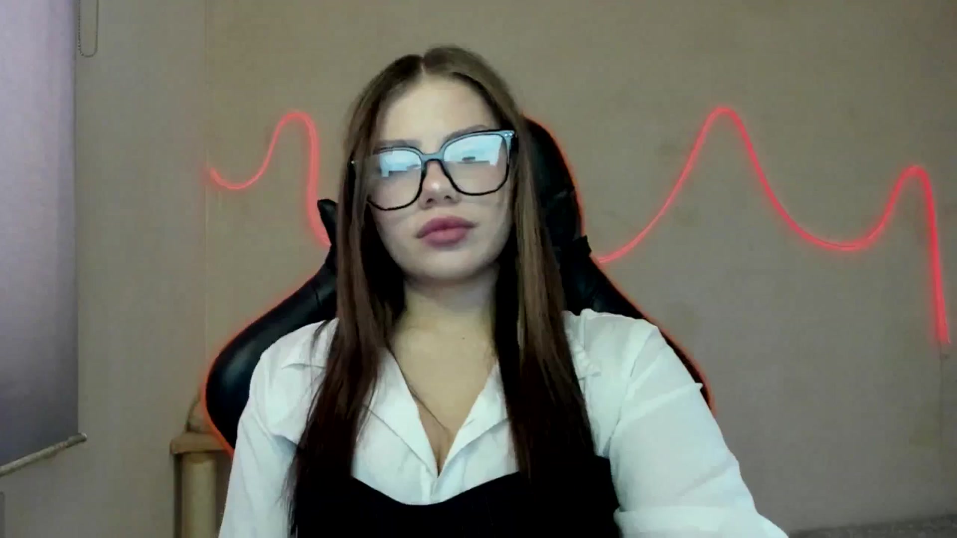 Gallery image thumbnail from FlyingDream's myfreecams stream on, 09/06/2025, 12:06 image 16 of 20
