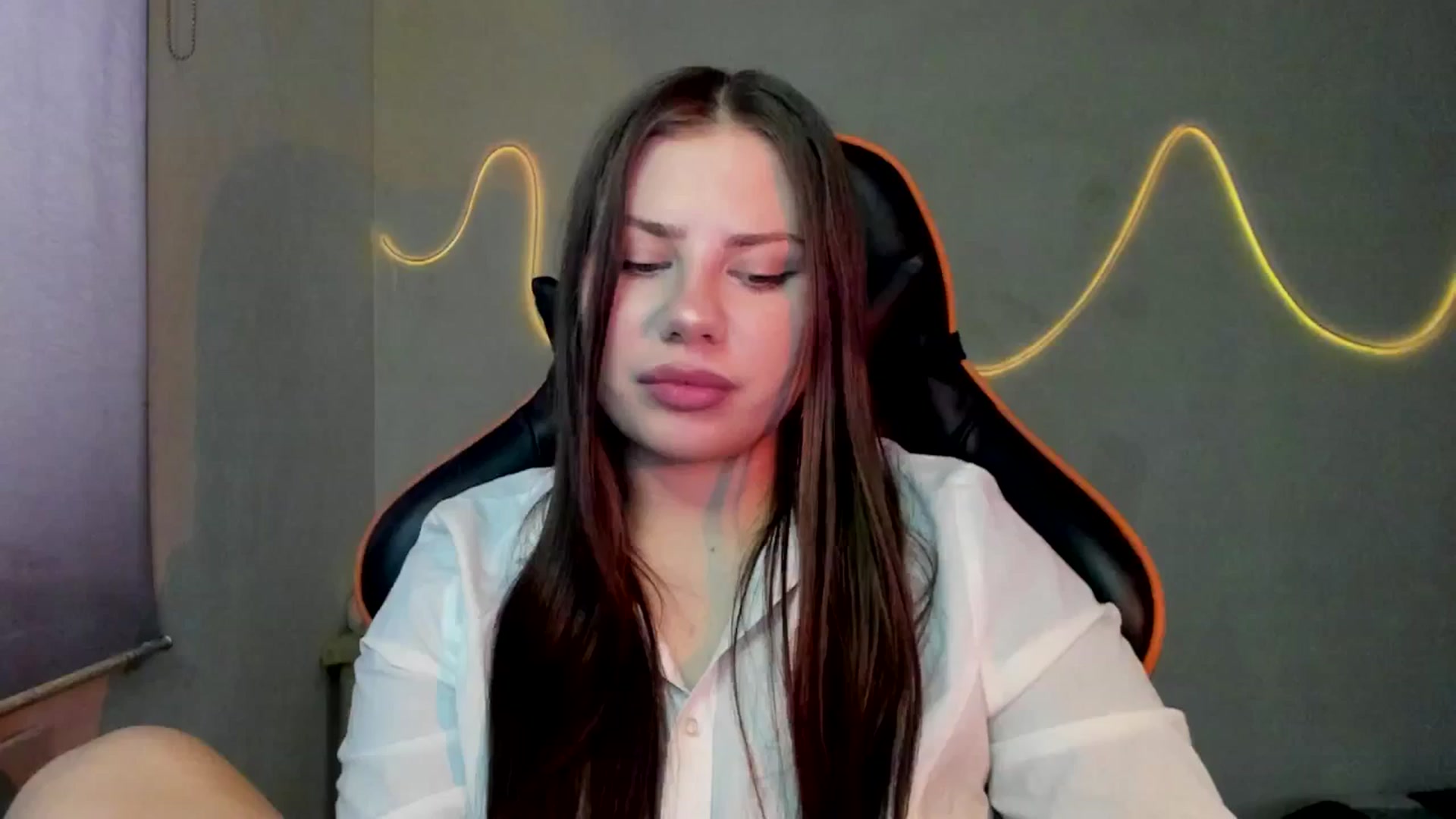 Gallery image thumbnail from FlyingDream's myfreecams stream on, 09/08/2025, 13:31 image 16 of 20
