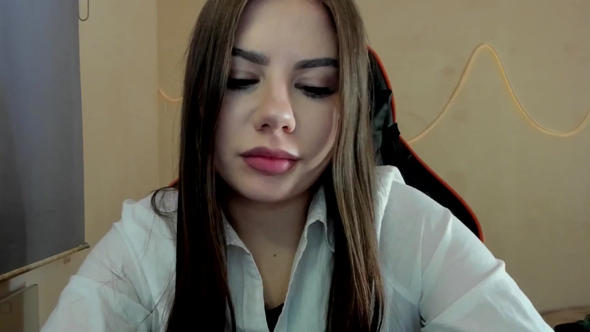 Gallery image thumbnail from FlyingDream's myfreecams stream on, 09/11/2025, 14:19 image 14 of 20