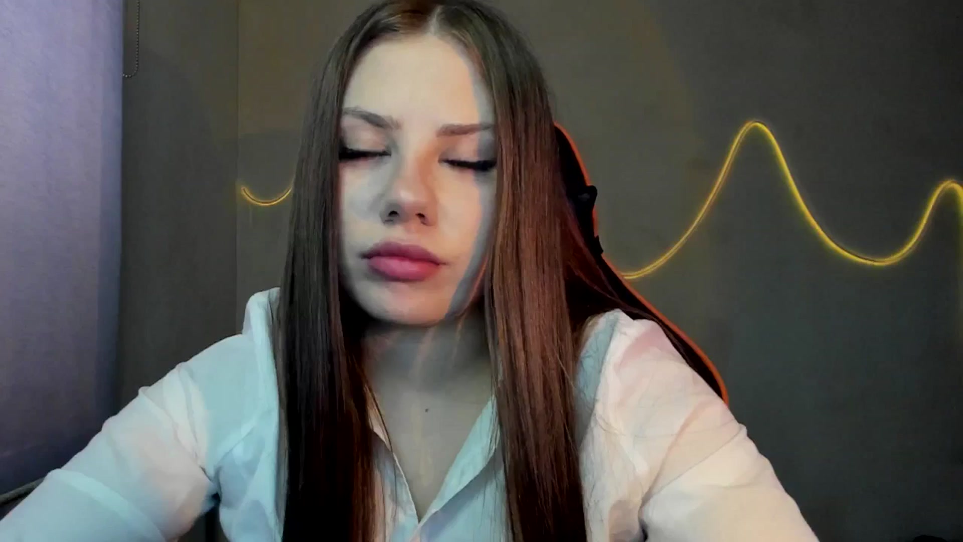 Gallery image thumbnail from FlyingDream's myfreecams stream on, 09/13/2025, 08:35 image 9 of 20