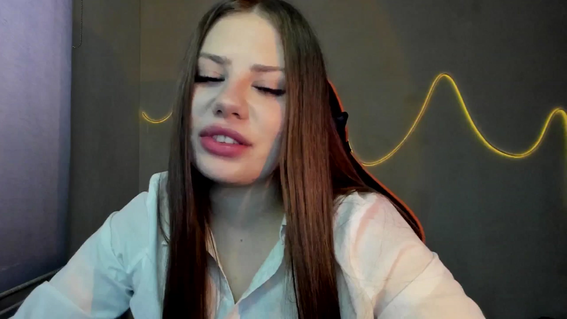 Gallery image thumbnail from FlyingDream's myfreecams stream on, 09/13/2025, 08:35 image 11 of 20