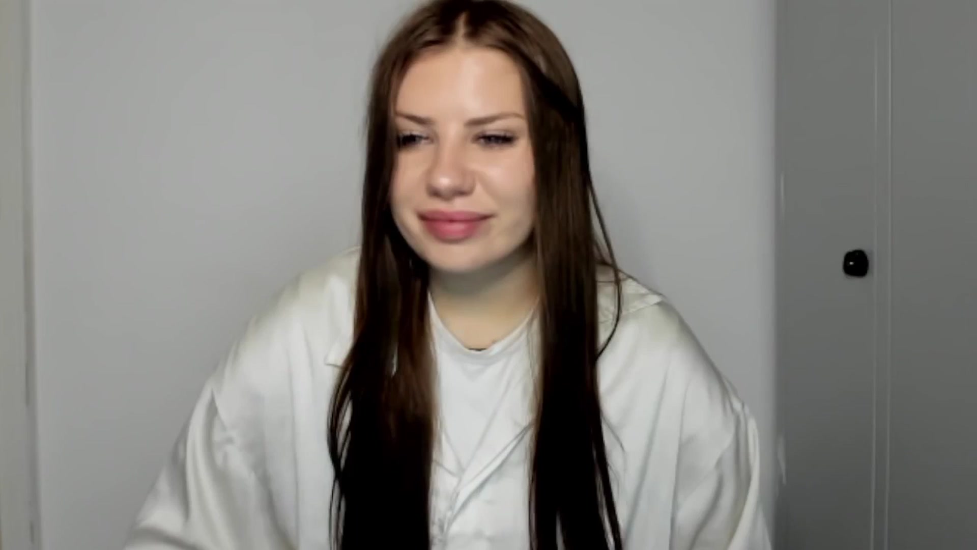 Gallery image thumbnail from FlyingDream's myfreecams stream on, 09/24/2025, 13:24 image 17 of 20