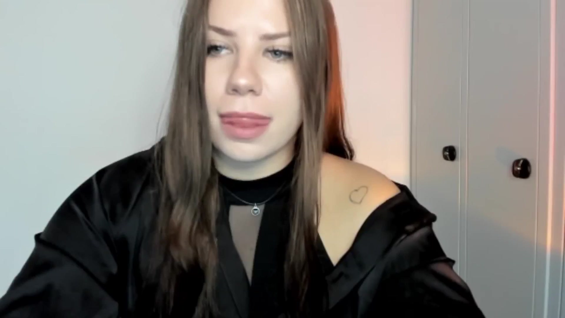 Gallery image thumbnail from FlyingDream's myfreecams stream on, 09/26/2025, 09:00 image 8 of 20