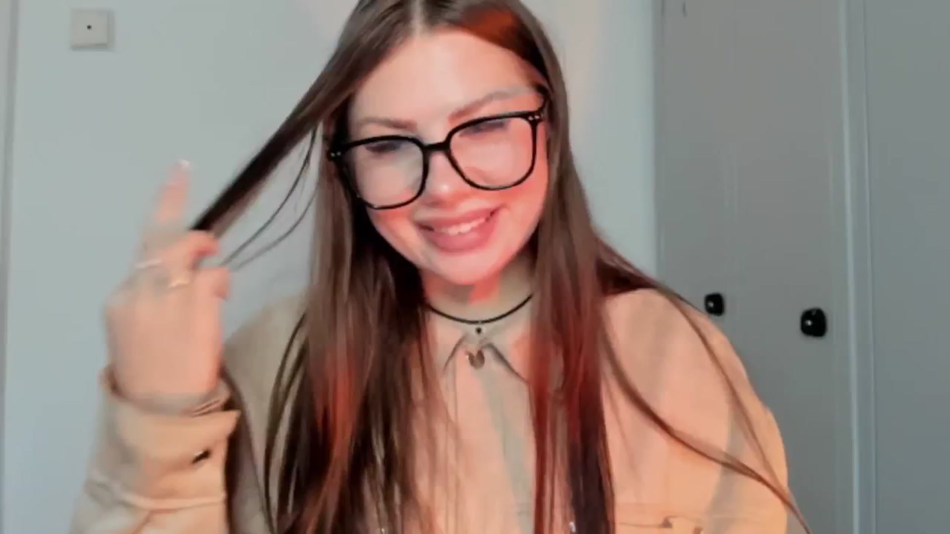 Gallery image thumbnail from FlyingDream's myfreecams stream on, 09/29/2025, 11:41 image 13 of 20