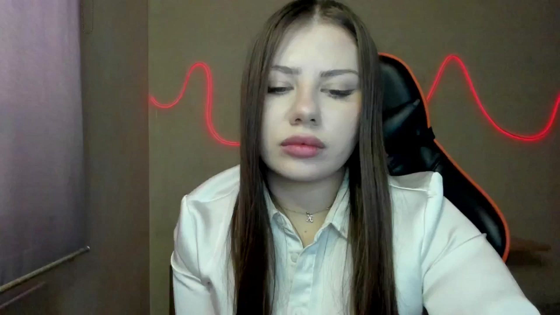 Gallery image thumbnail from FlyingDream's myfreecams stream on, 10/19/2025, 10:05 image 17 of 20
