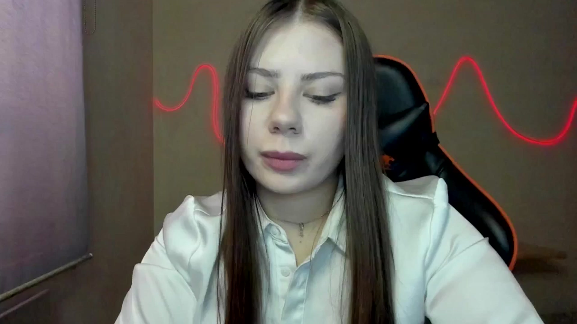Gallery image thumbnail from FlyingDream's myfreecams stream on, 10/19/2025, 10:05 image 10 of 20