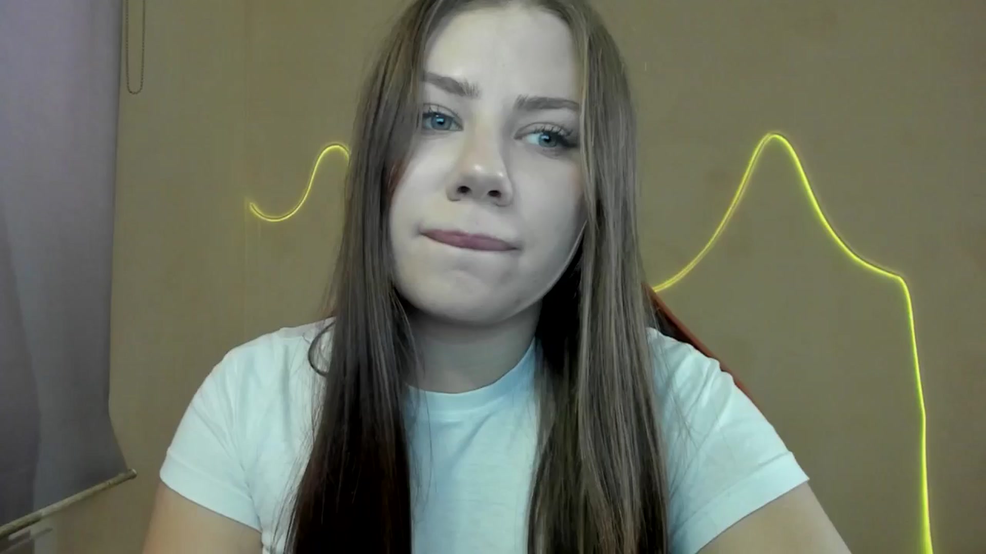 Gallery image thumbnail from FlyingDream's myfreecams stream on, 10/25/2025, 13:08 image 5 of 20