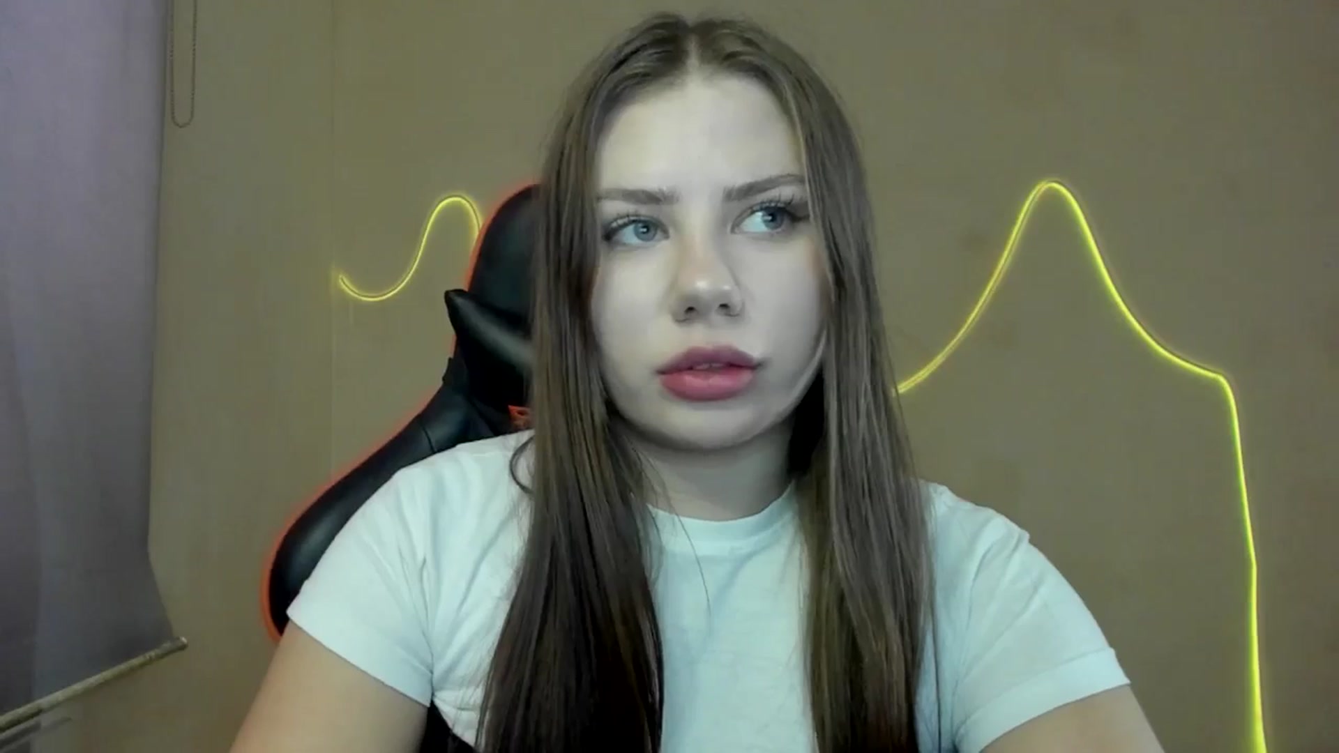 Gallery image thumbnail from FlyingDream's myfreecams stream on, 10/25/2025, 13:08 image 3 of 20