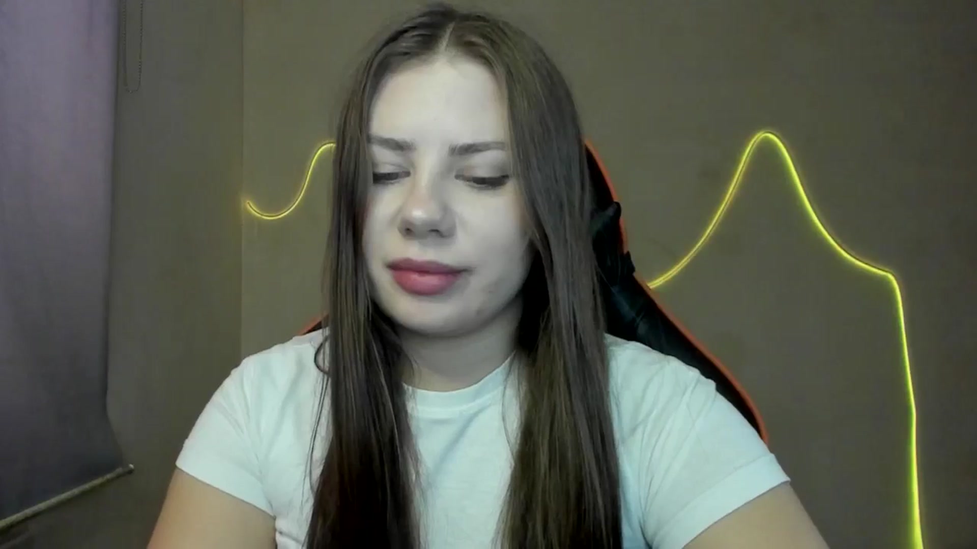 Gallery image thumbnail from FlyingDream's myfreecams stream on, 10/25/2025, 13:08 image 13 of 20