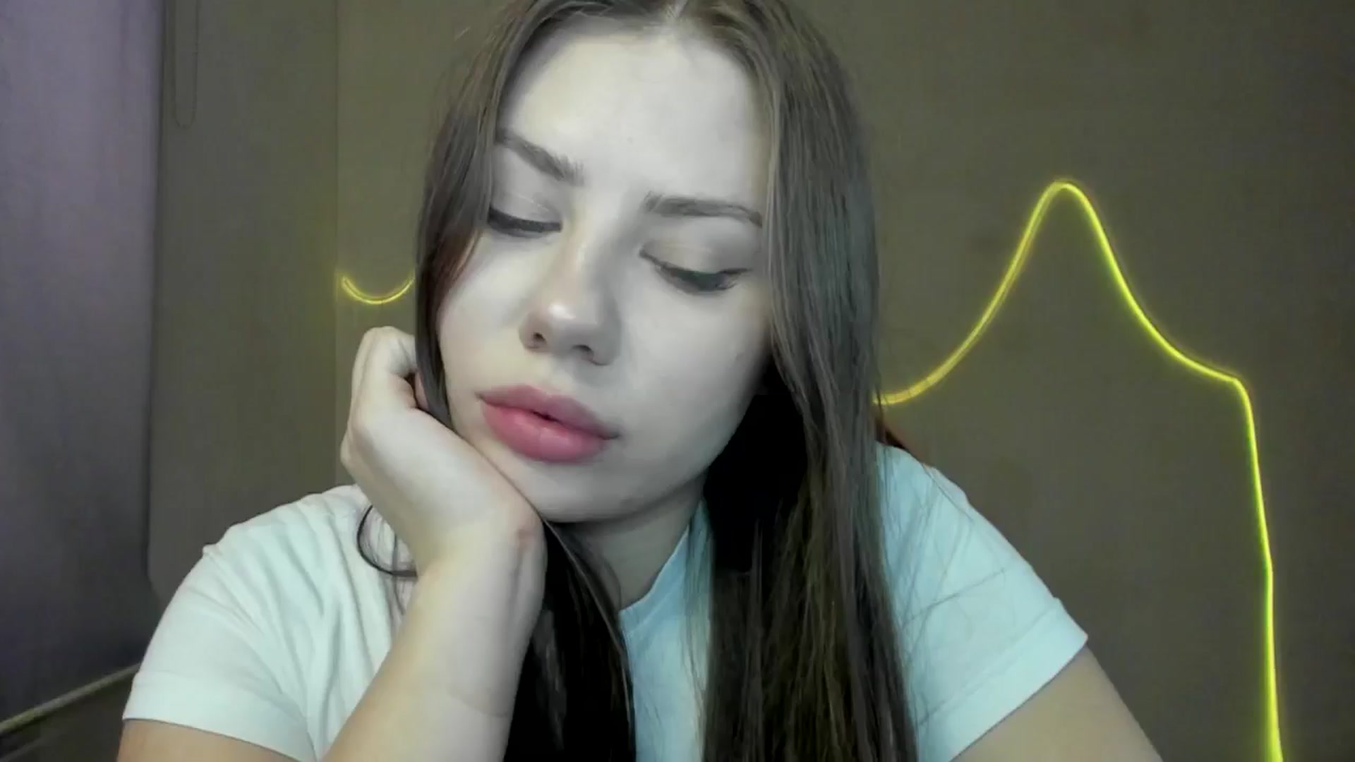 Gallery image thumbnail from FlyingDream's myfreecams stream on, 10/25/2025, 13:08 image 15 of 20