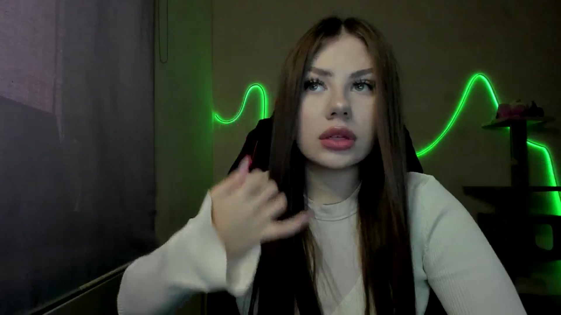 Gallery image thumbnail from FlyingDream's myfreecams stream on, 11/05/2025, 13:35 image 18 of 20