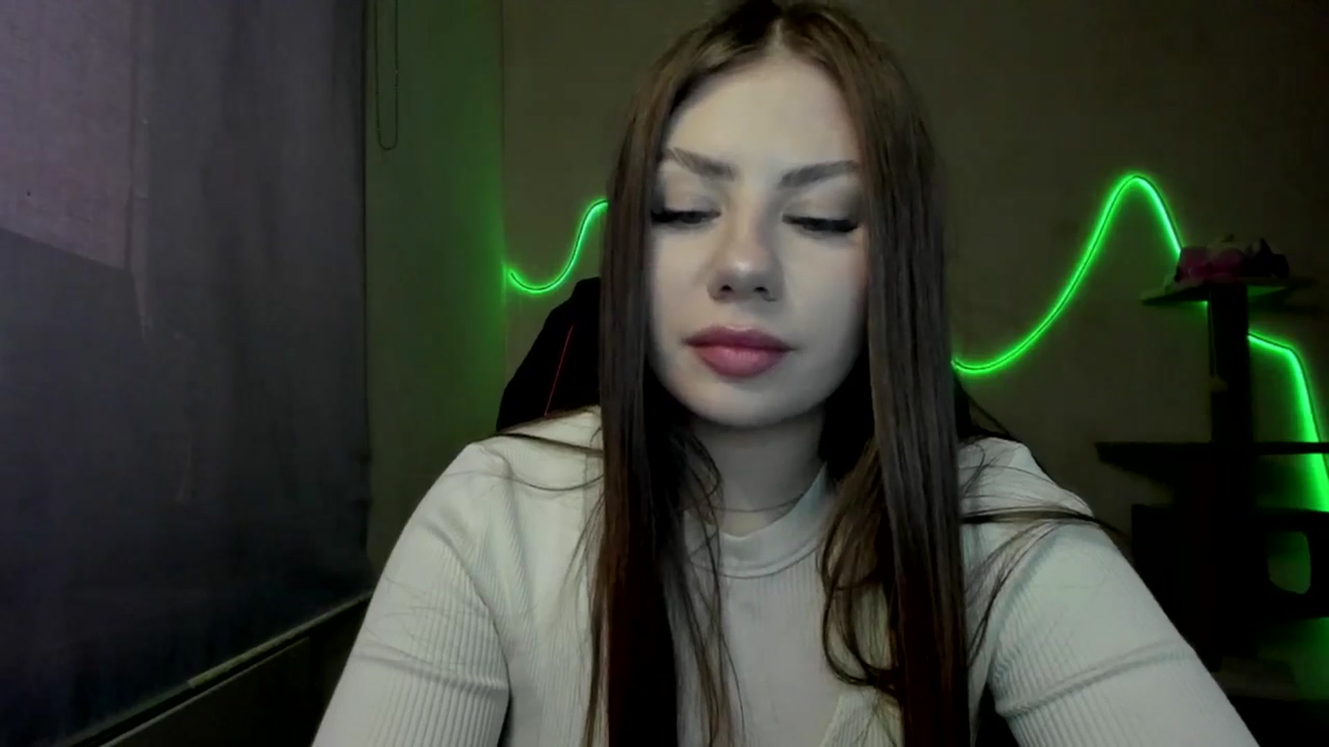 Gallery image thumbnail from FlyingDream's myfreecams stream on, 11/05/2025, 13:35 image 20 of 20