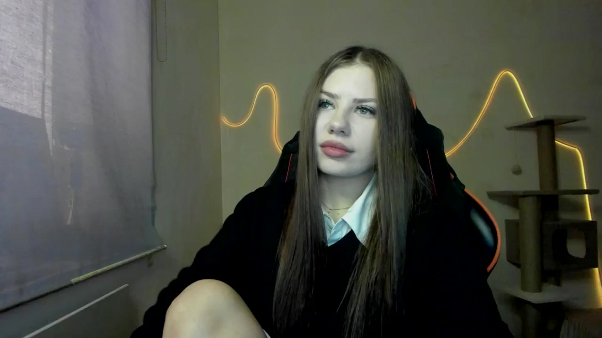 Gallery image thumbnail from FlyingDream's myfreecams stream on, 11/07/2025, 10:39 image 3 of 20