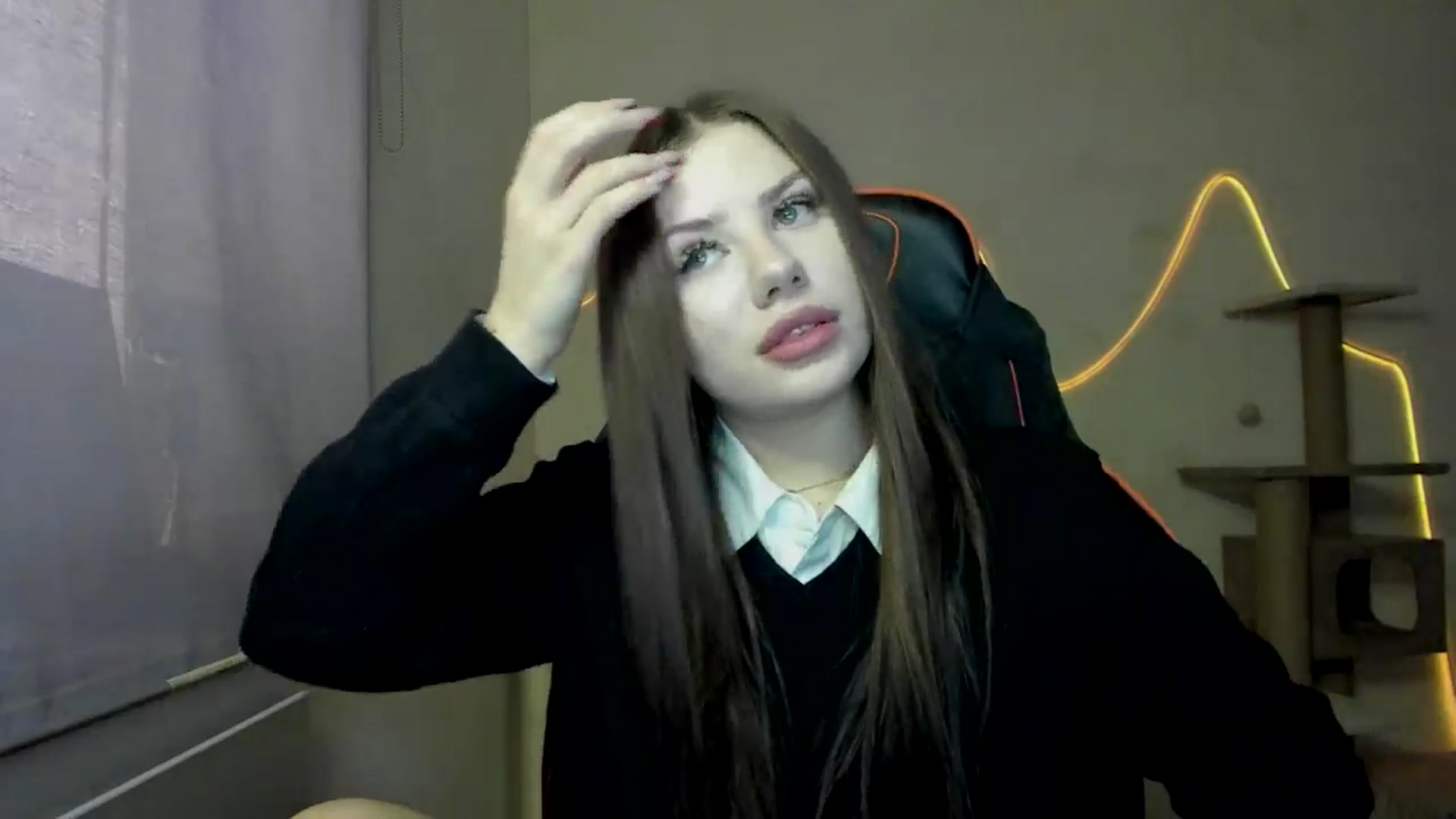 Gallery image thumbnail from FlyingDream's myfreecams stream on, 11/07/2025, 10:39 image 8 of 20