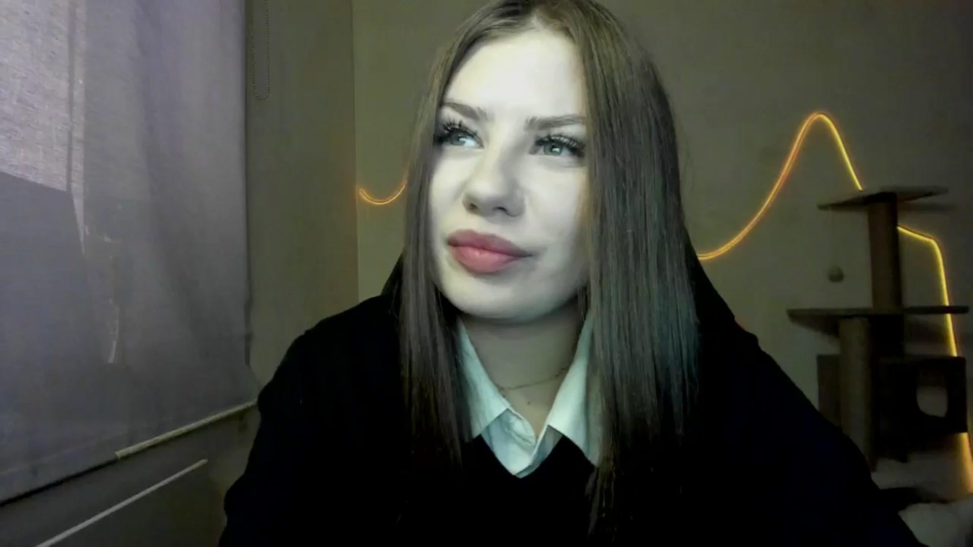 Gallery image thumbnail from FlyingDream's myfreecams stream on, 11/07/2025, 10:39 image 2 of 20