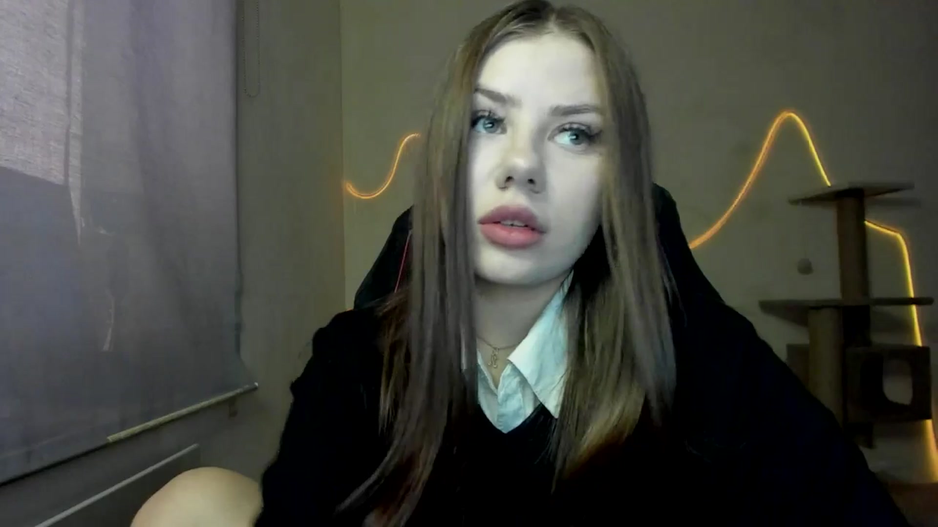 Gallery image thumbnail from FlyingDream's myfreecams stream on, 11/07/2025, 10:39 image 13 of 20