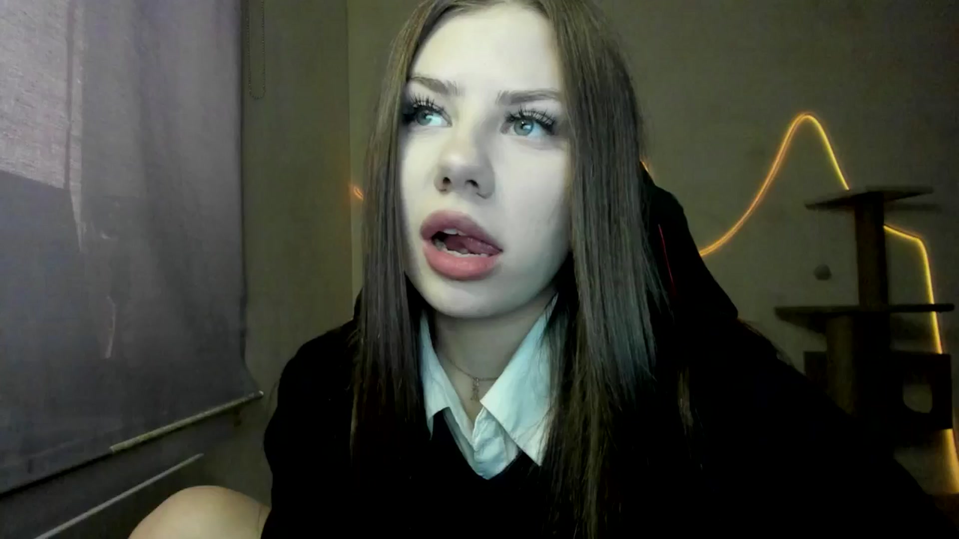 Gallery image thumbnail from FlyingDream's myfreecams stream on, 11/07/2025, 10:39 image 12 of 20