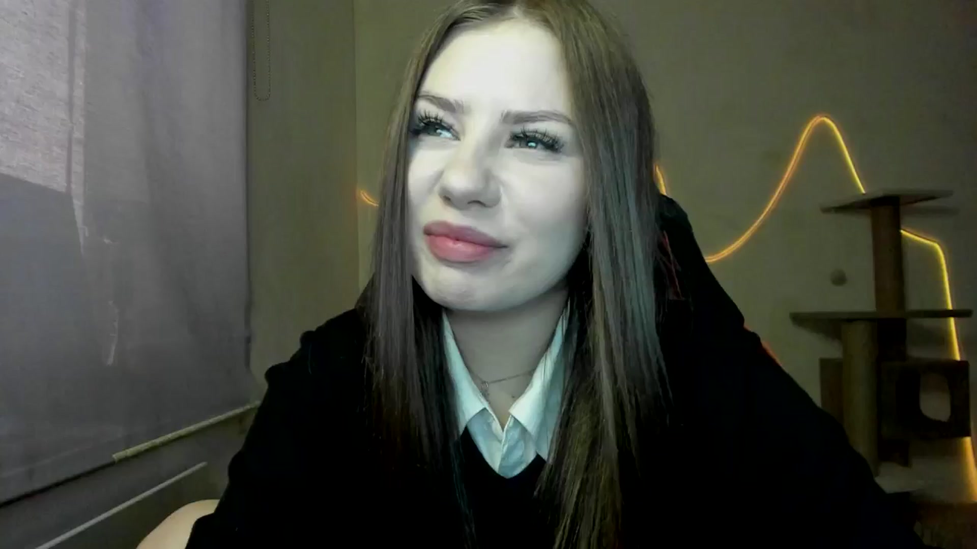 Gallery image thumbnail from FlyingDream's myfreecams stream on, 11/07/2025, 10:39 image 17 of 20