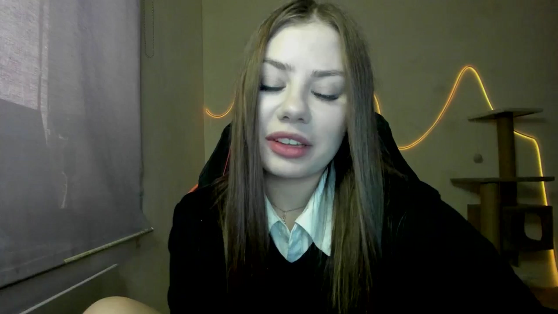 Gallery image thumbnail from FlyingDream's myfreecams stream on, 11/07/2025, 10:39 image 18 of 20