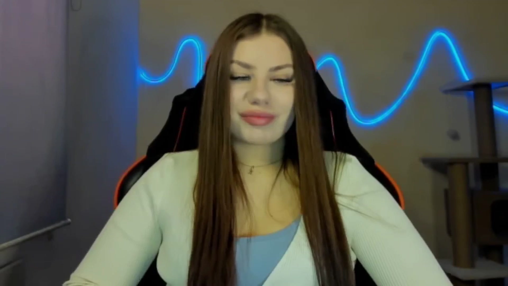 Gallery image thumbnail from FlyingDream's myfreecams stream on, 11/10/2025, 10:01 image 3 of 20