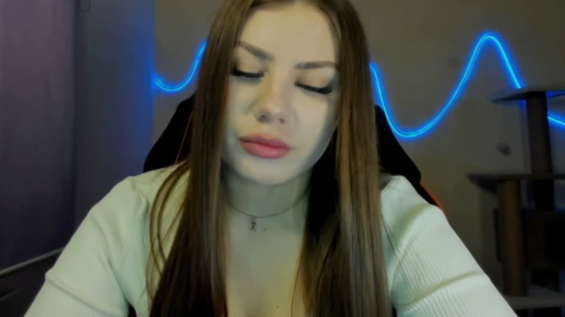 Gallery image thumbnail from FlyingDream's myfreecams stream on, 11/10/2025, 10:01 image 7 of 20