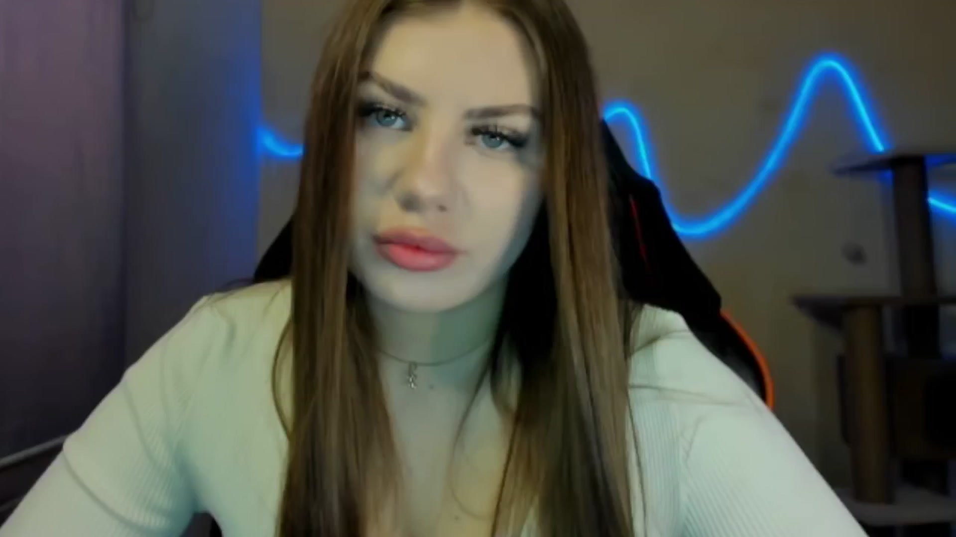 Gallery image thumbnail from FlyingDream's myfreecams stream on, 11/10/2025, 10:01 image 1 of 20