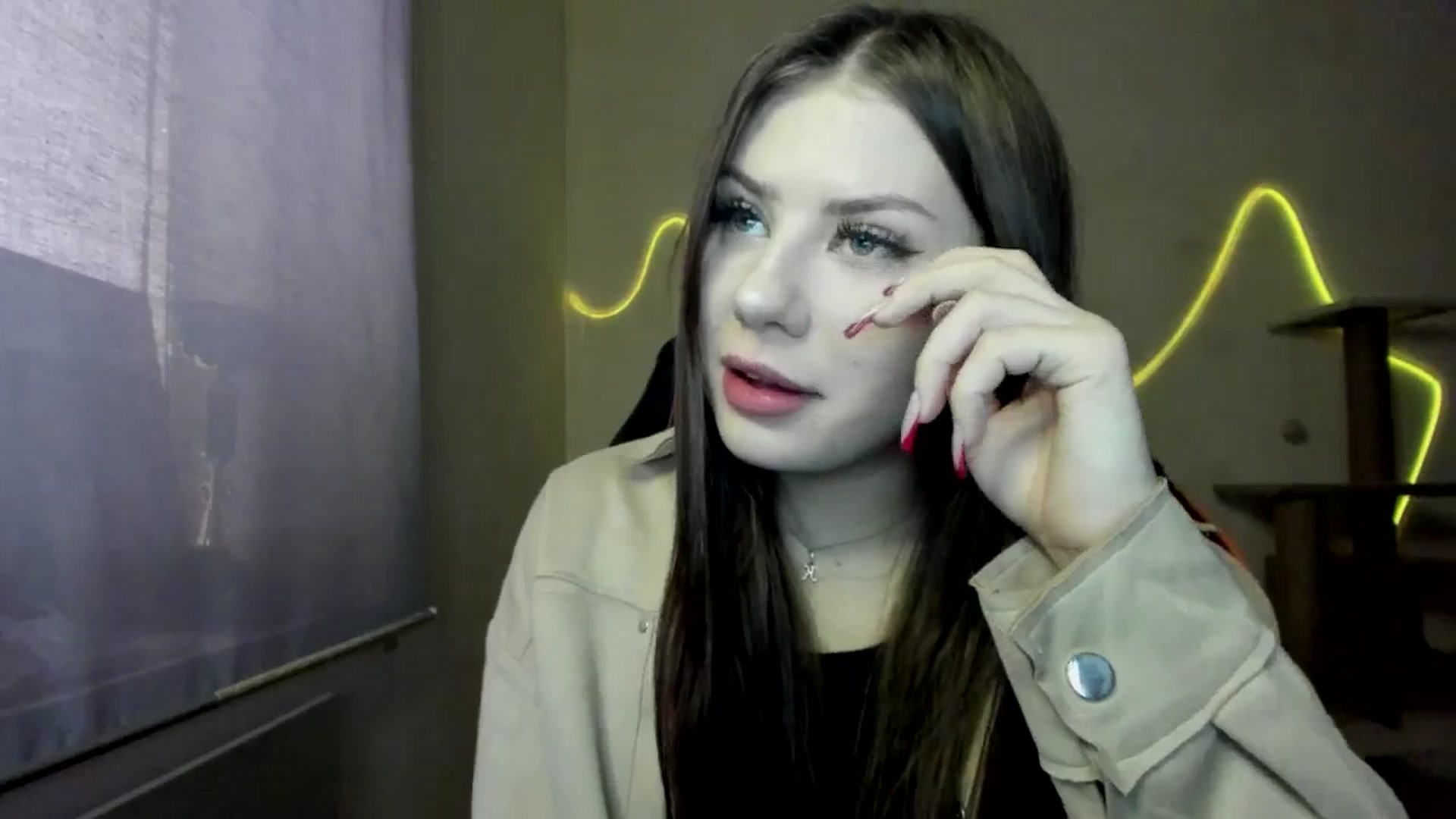 Gallery image thumbnail from FlyingDream's myfreecams stream on, 11/14/2025, 10:32 image 17 of 20