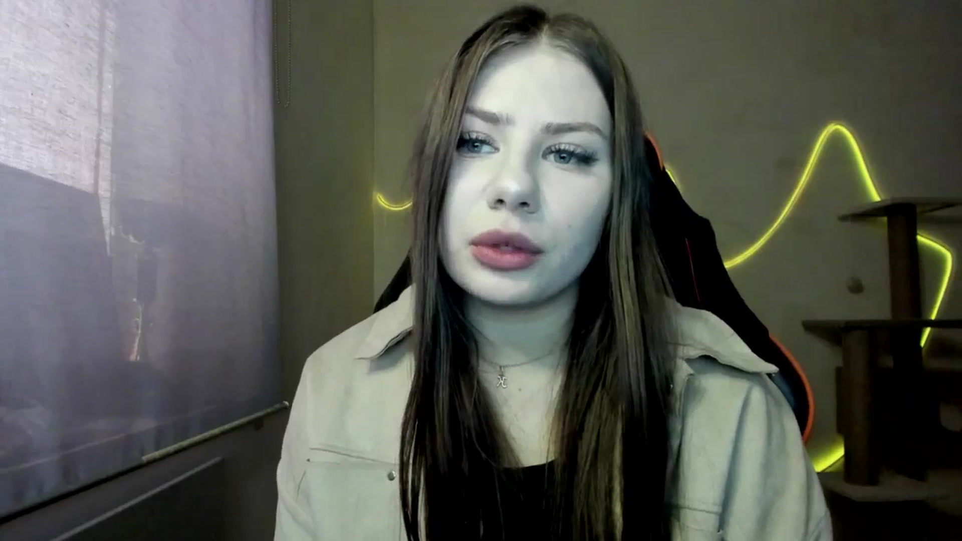 Gallery image thumbnail from FlyingDream's myfreecams stream on, 11/14/2025, 10:32 image 18 of 20