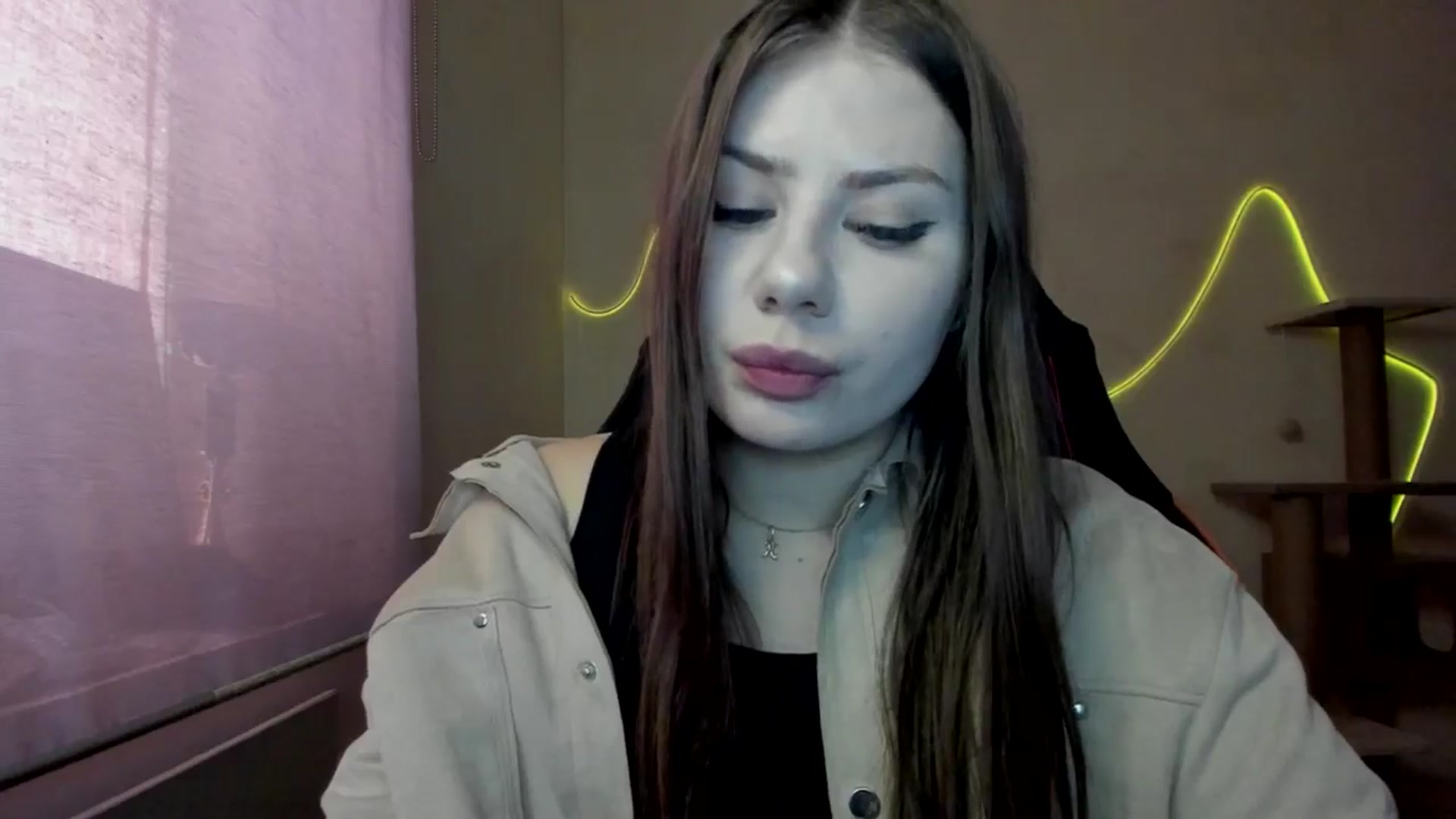 Gallery image thumbnail from FlyingDream's myfreecams stream on, 11/14/2025, 10:32 image 15 of 20