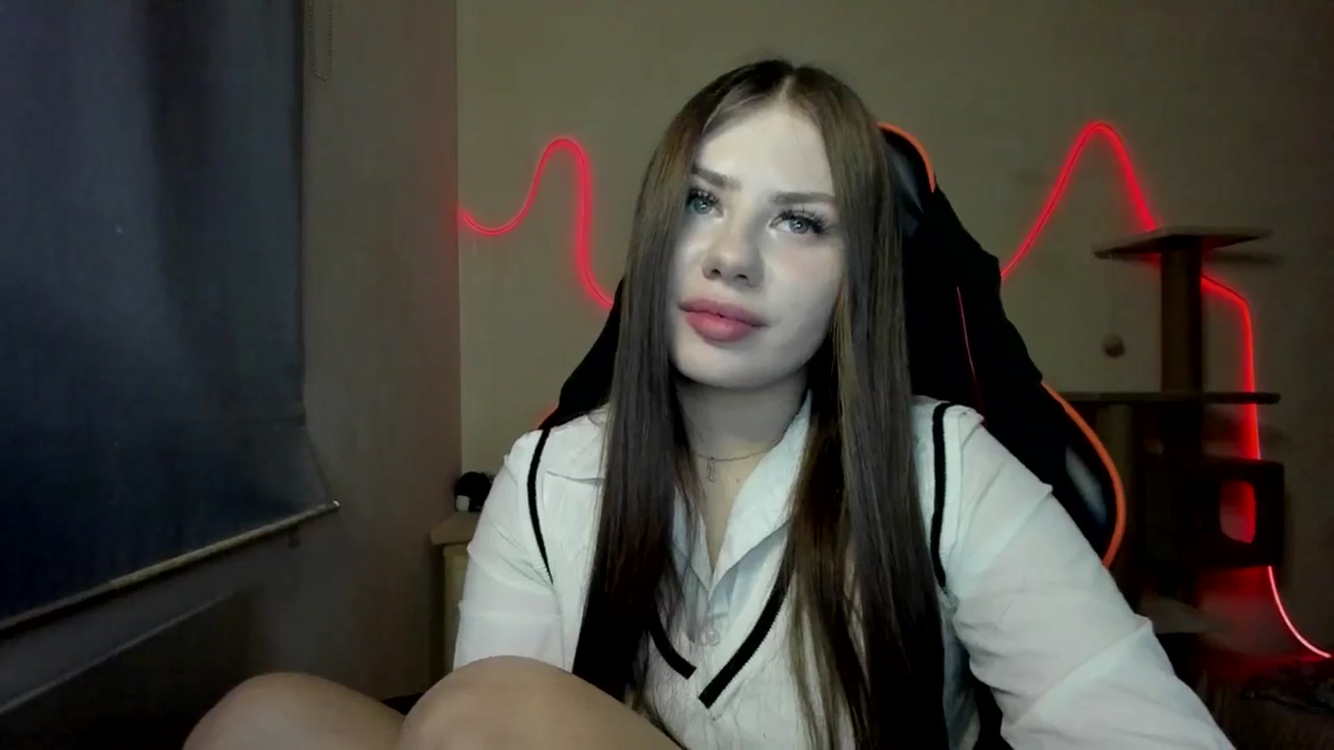 Gallery image thumbnail from FlyingDream's myfreecams stream on, 11/15/2025, 17:00 image 18 of 20