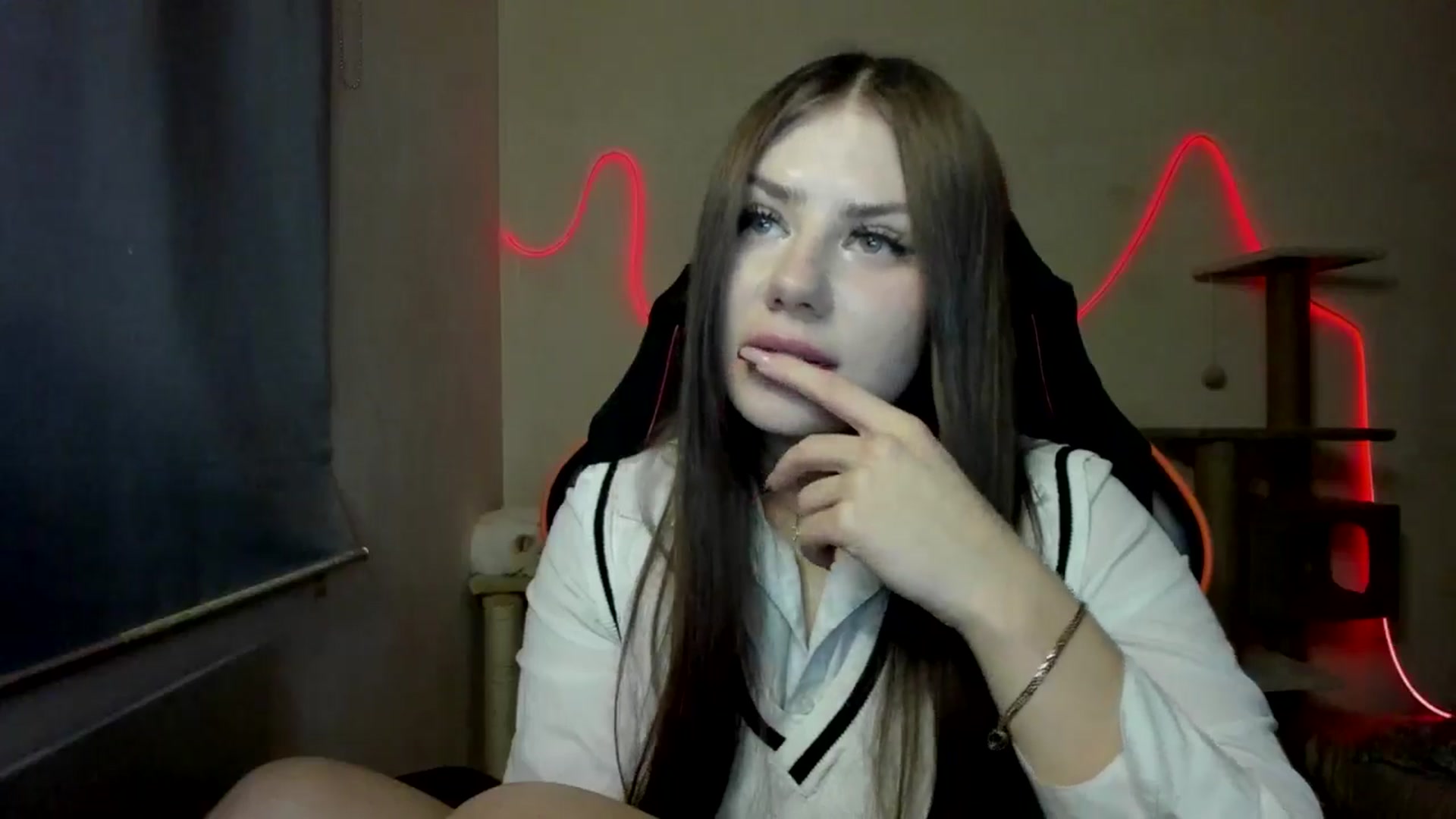 Gallery image thumbnail from FlyingDream's myfreecams stream on, 11/15/2025, 17:00 image 20 of 20