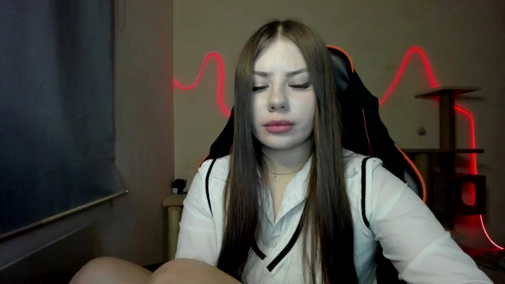Gallery image thumbnail from FlyingDream's myfreecams stream on, 11/15/2025, 17:00 image 19 of 20