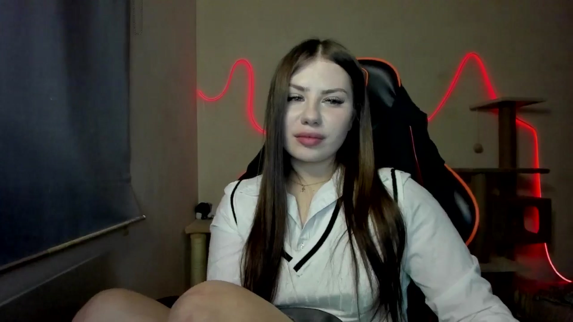 Gallery image thumbnail from FlyingDream's myfreecams stream on, 11/15/2025, 17:00 image 14 of 20