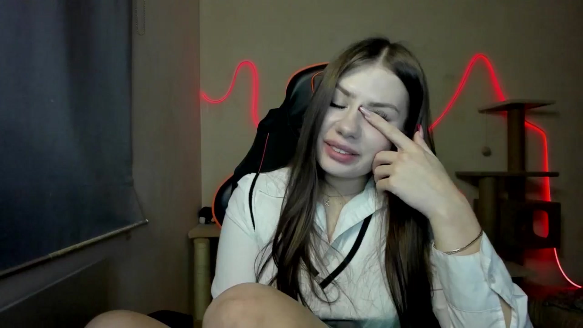 Gallery image thumbnail from FlyingDream's myfreecams stream on, 11/15/2025, 17:00 image 15 of 20
