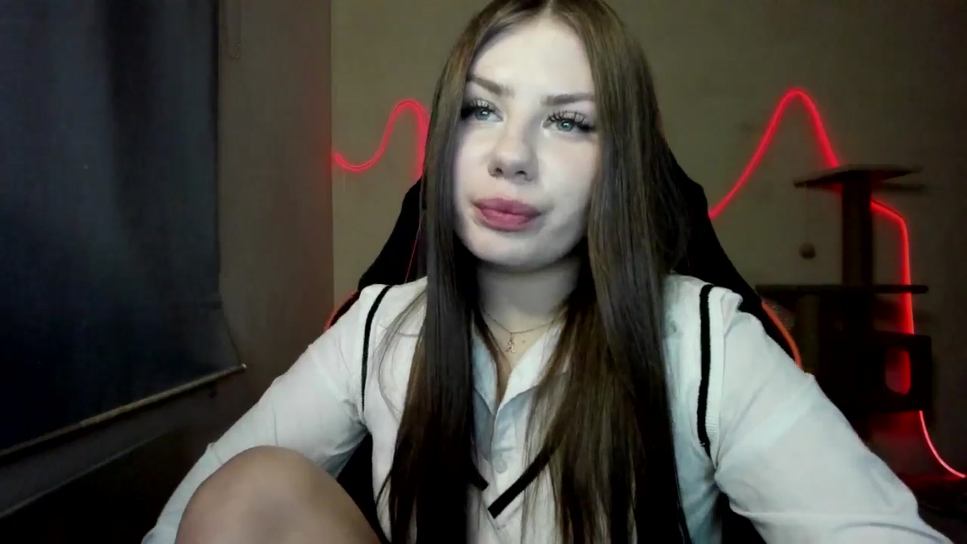 Gallery image thumbnail from FlyingDream's myfreecams stream on, 11/15/2025, 17:00 image 10 of 20