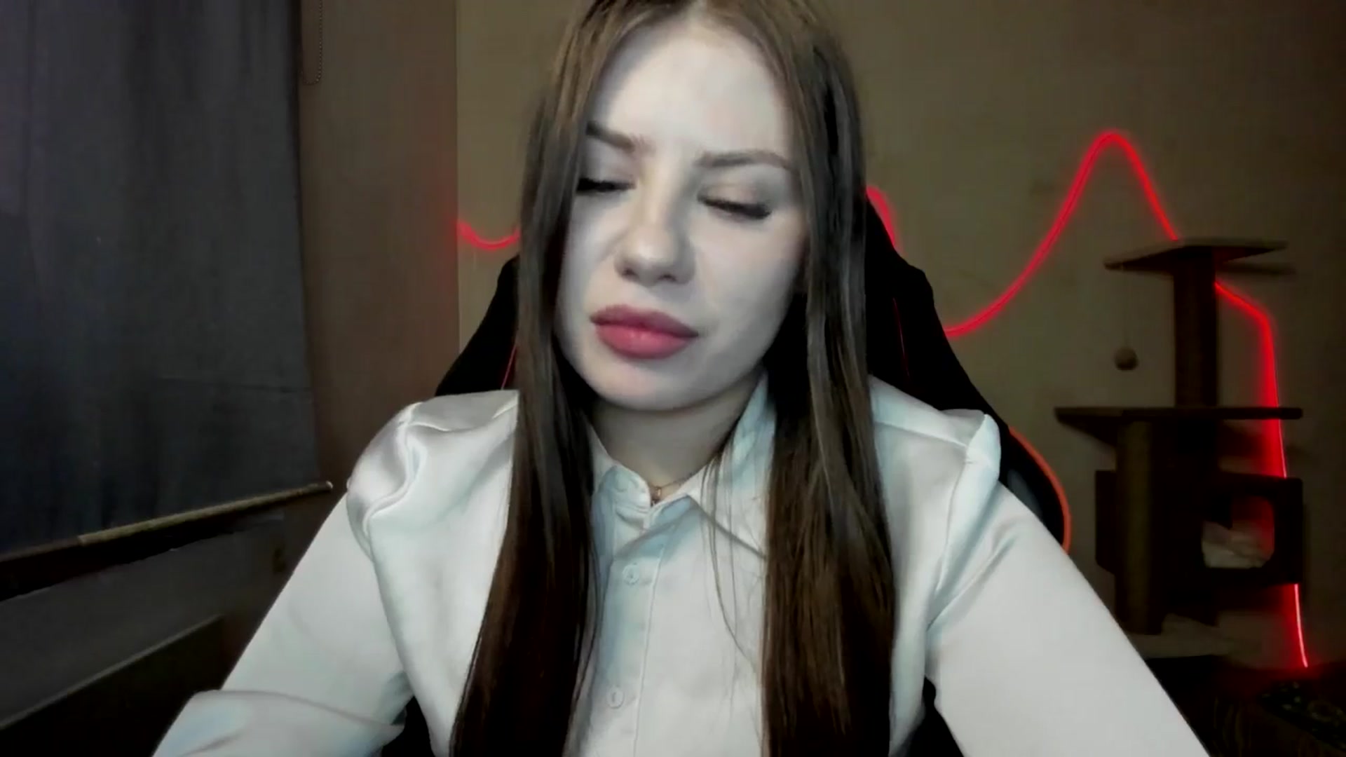 Gallery image thumbnail from FlyingDream's myfreecams stream on, 11/16/2025, 14:11 image 16 of 20