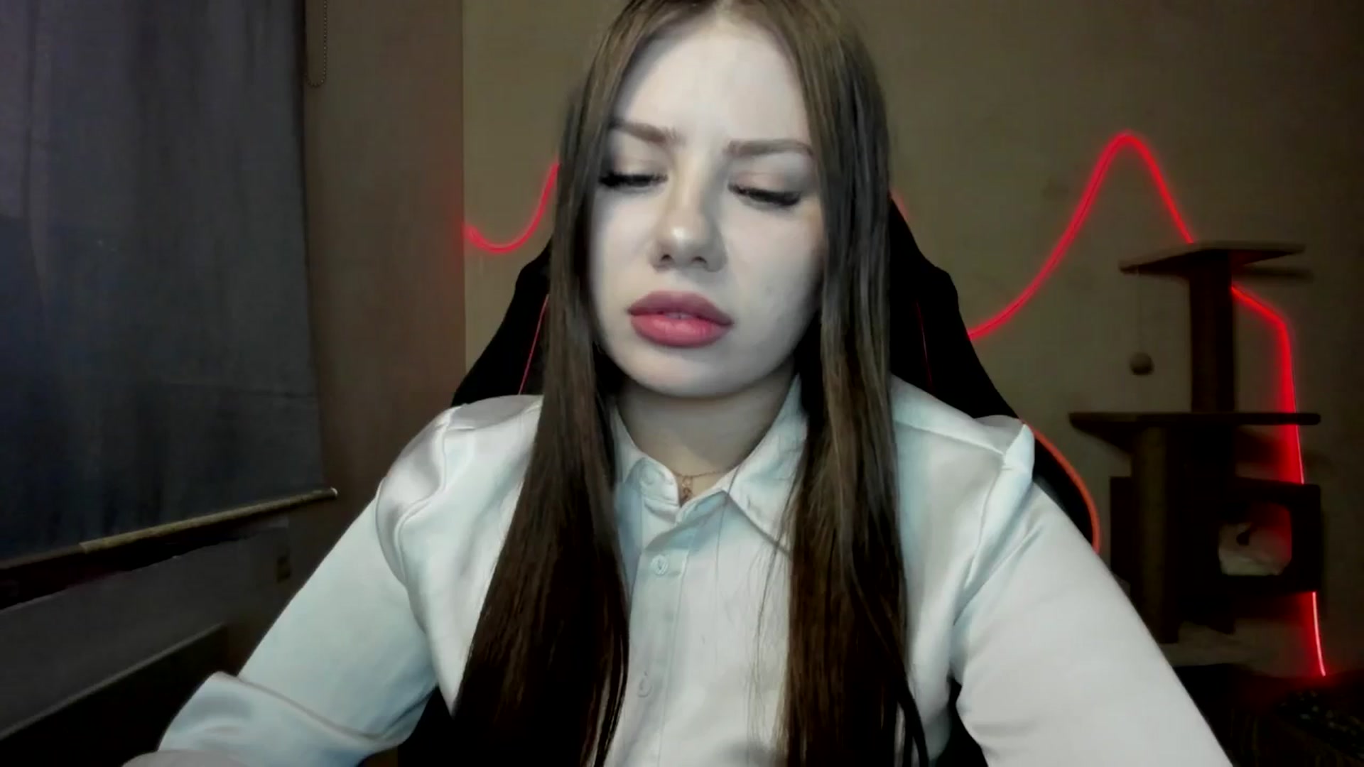 Gallery image thumbnail from FlyingDream's myfreecams stream on, 11/16/2025, 14:11 image 14 of 20