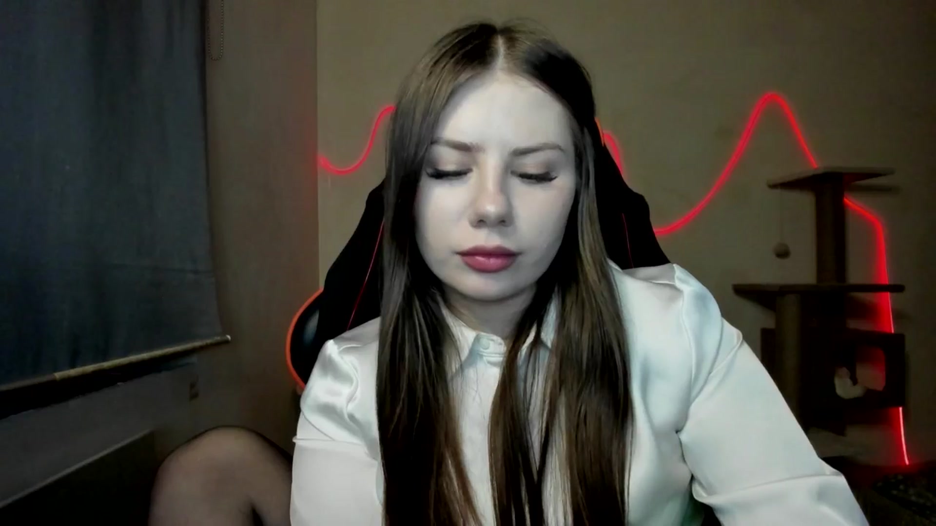 Gallery image thumbnail from FlyingDream's myfreecams stream on, 11/16/2025, 14:51 image 9 of 20