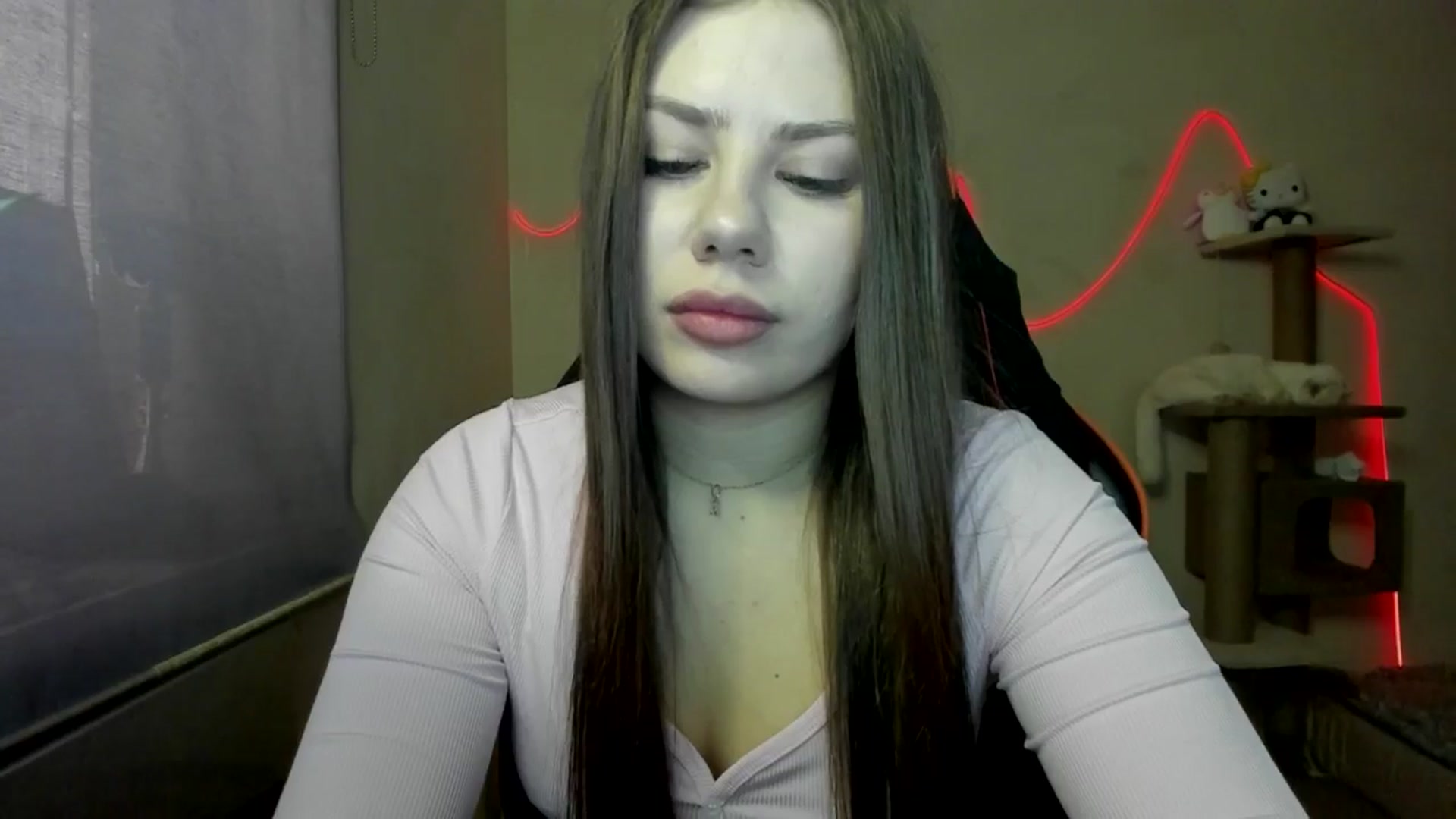 Gallery image thumbnail from FlyingDream's myfreecams stream on, 11/17/2025, 12:06 image 19 of 20