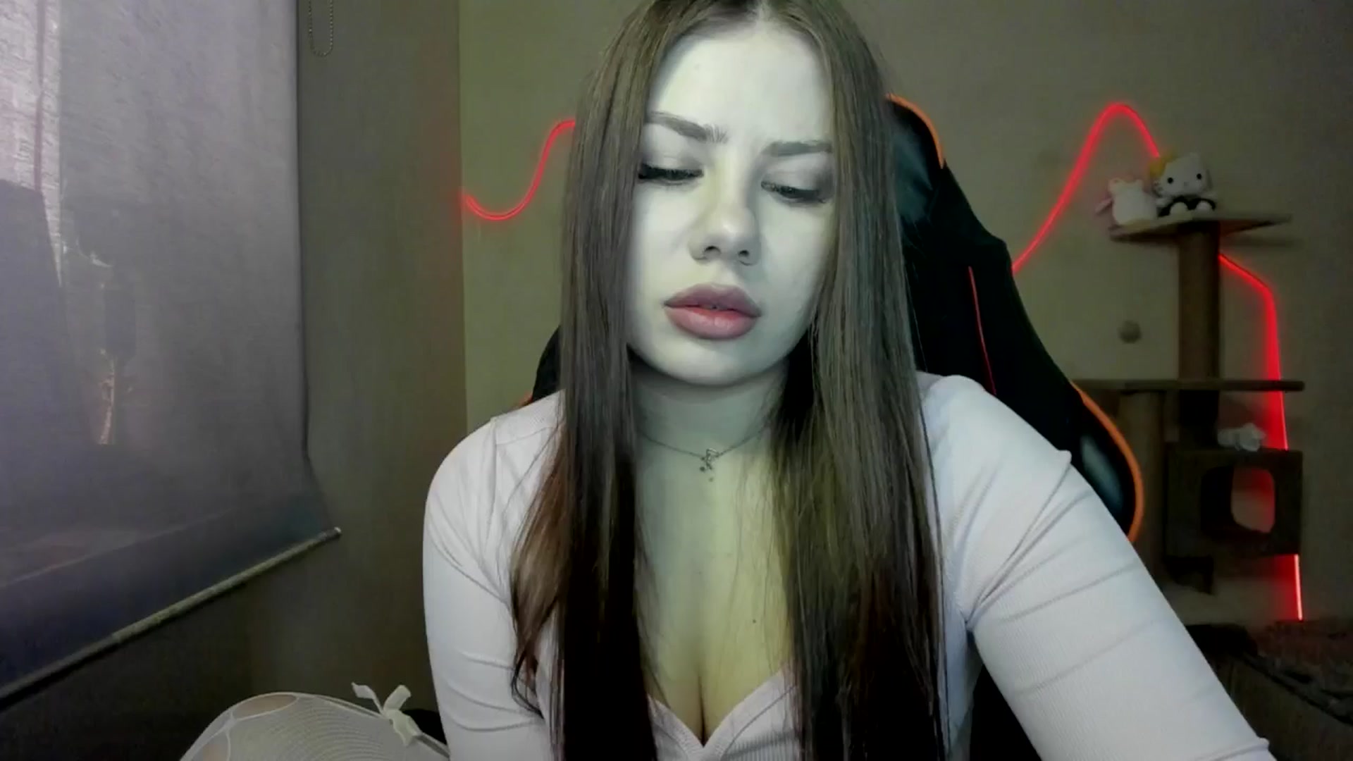 Gallery image thumbnail from FlyingDream's myfreecams stream on, 11/17/2025, 12:06 image 1 of 20