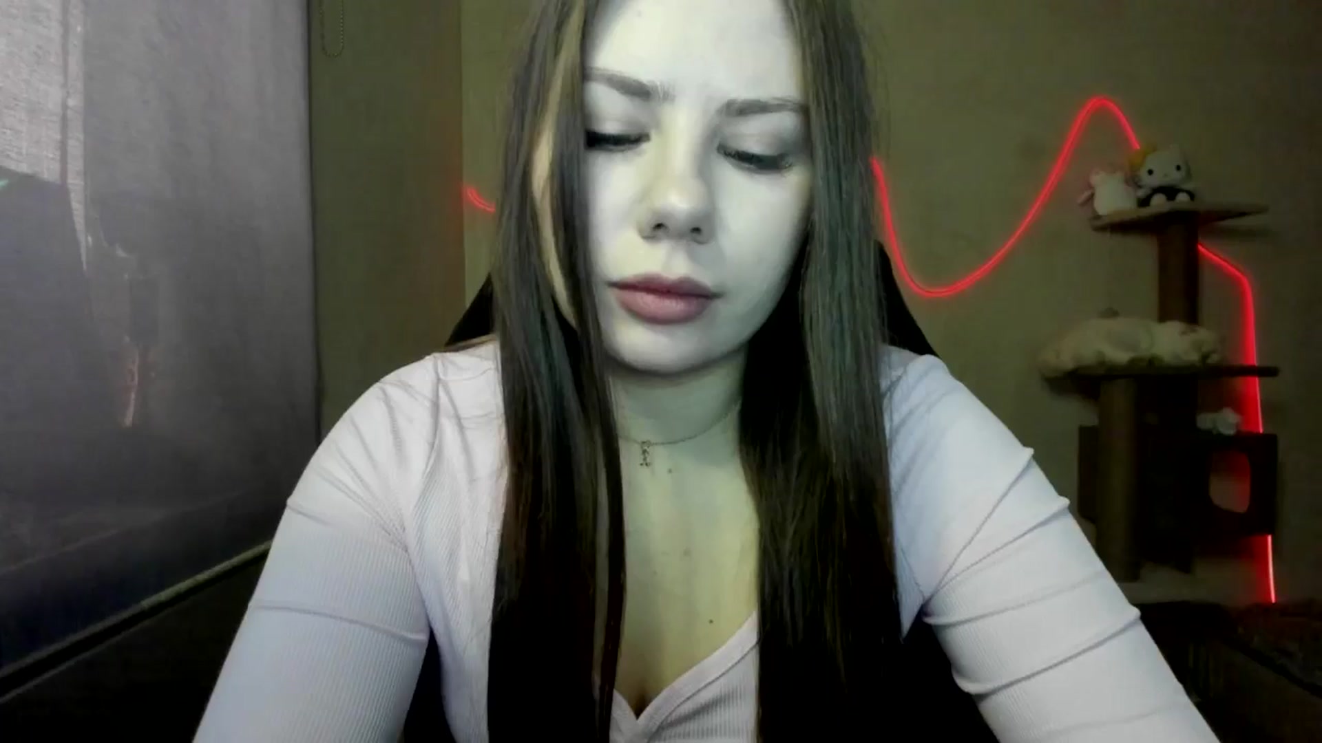 Gallery image thumbnail from FlyingDream's myfreecams stream on, 11/17/2025, 12:06 image 12 of 20